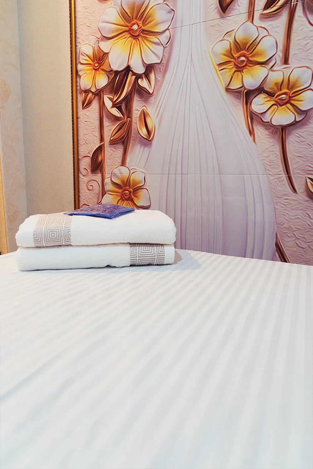 Inside Tree House Spa, view 7