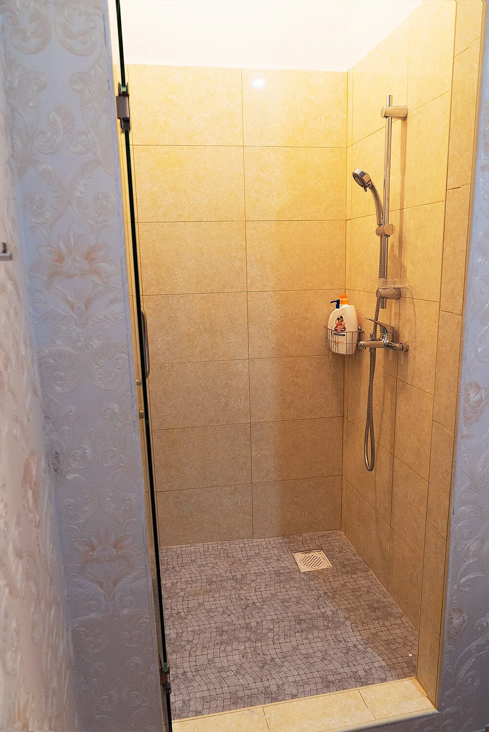 Inside Tree House Spa, view 8